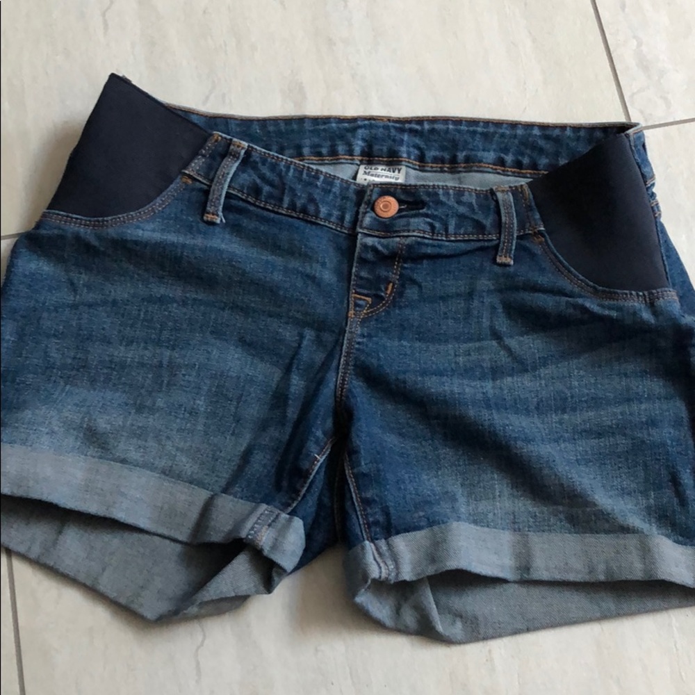 Old navy maternity shorts.